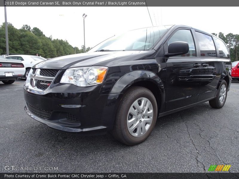 Black Onyx Crystal Pearl / Black/Light Graystone 2018 Dodge Grand Caravan SE