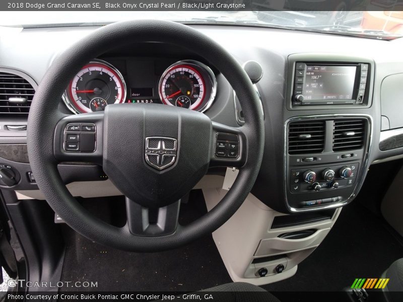 Black Onyx Crystal Pearl / Black/Light Graystone 2018 Dodge Grand Caravan SE