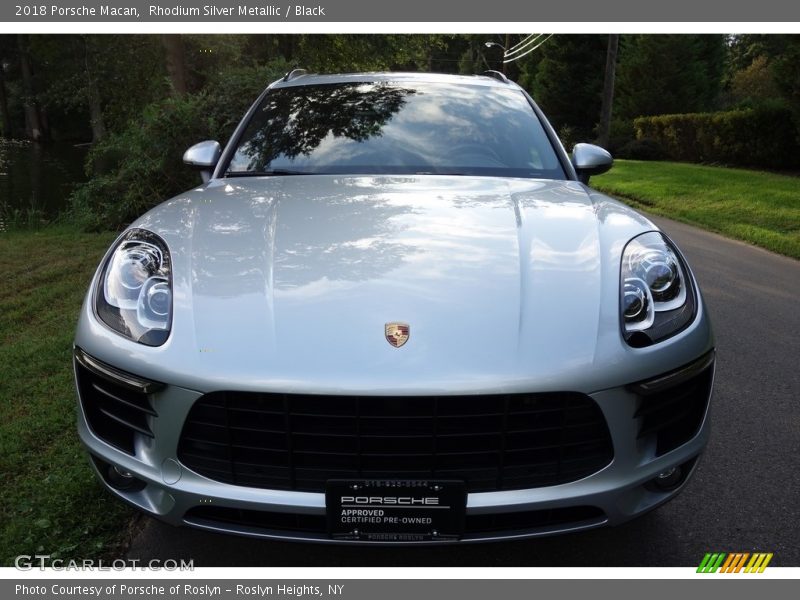 Rhodium Silver Metallic / Black 2018 Porsche Macan