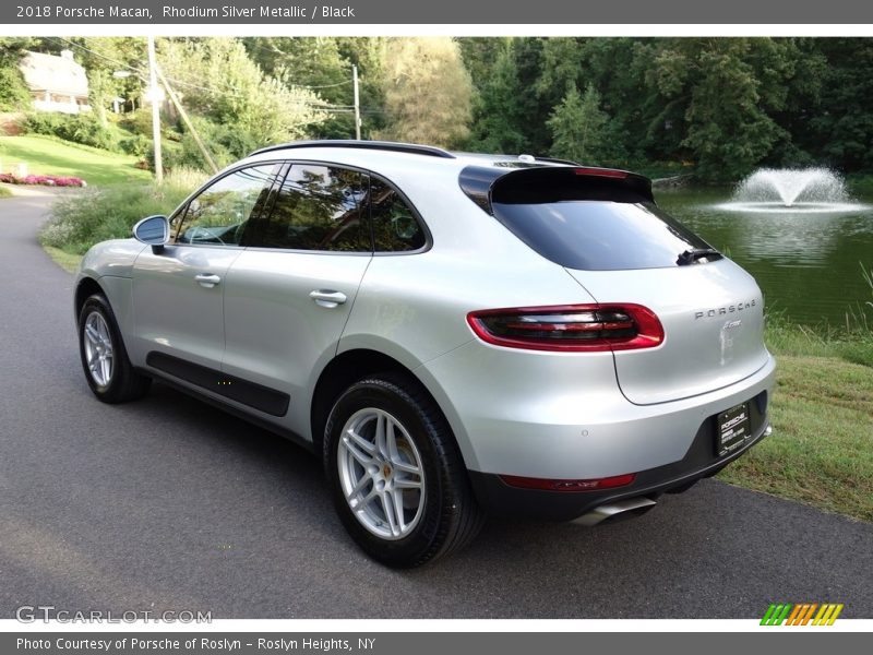 Rhodium Silver Metallic / Black 2018 Porsche Macan