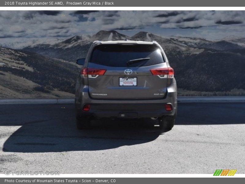 Predawn Gray Mica / Black 2018 Toyota Highlander SE AWD