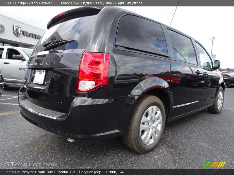 Black Onyx Crystal Pearl / Black/Light Graystone 2018 Dodge Grand Caravan SE