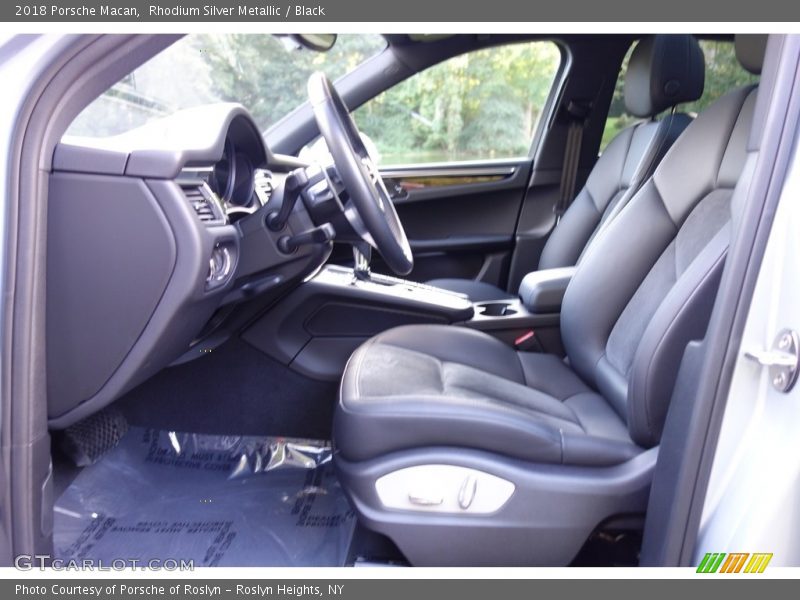 Rhodium Silver Metallic / Black 2018 Porsche Macan