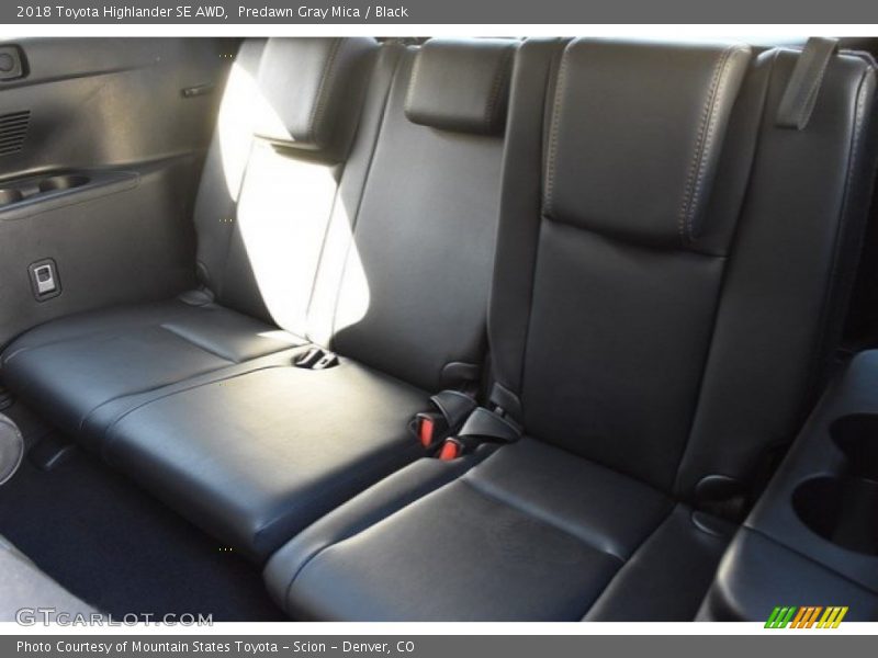 Predawn Gray Mica / Black 2018 Toyota Highlander SE AWD