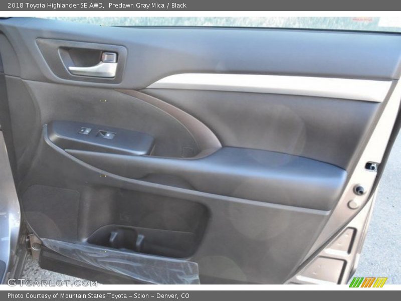 Predawn Gray Mica / Black 2018 Toyota Highlander SE AWD