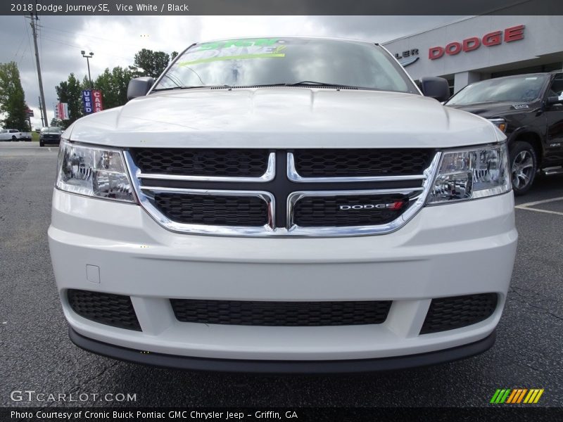 Vice White / Black 2018 Dodge Journey SE