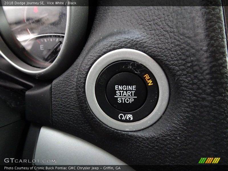 Vice White / Black 2018 Dodge Journey SE
