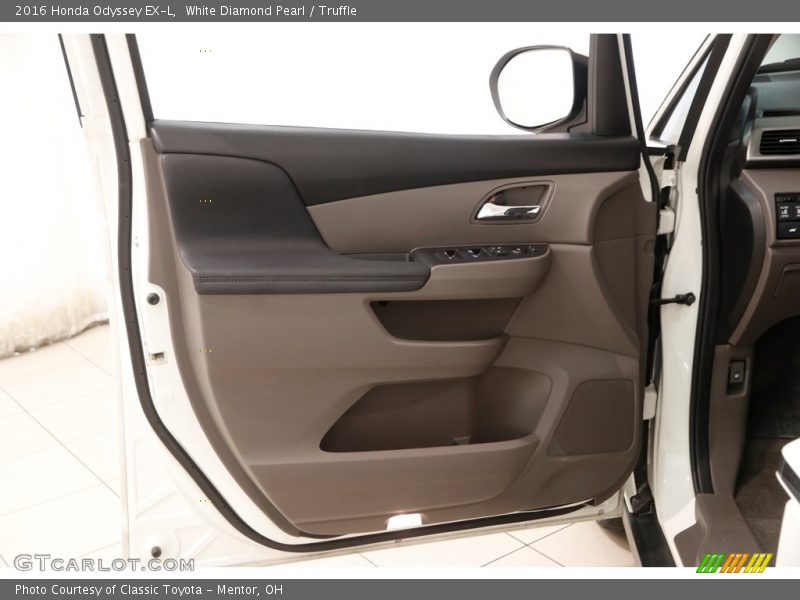 White Diamond Pearl / Truffle 2016 Honda Odyssey EX-L