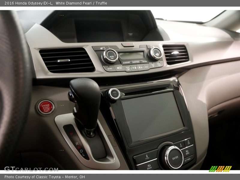 White Diamond Pearl / Truffle 2016 Honda Odyssey EX-L