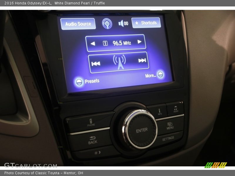White Diamond Pearl / Truffle 2016 Honda Odyssey EX-L