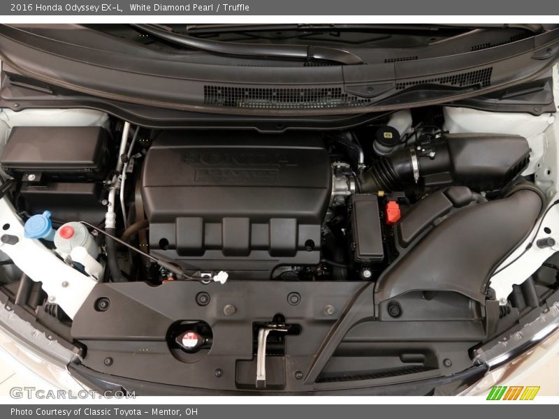 White Diamond Pearl / Truffle 2016 Honda Odyssey EX-L
