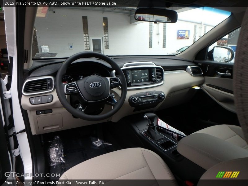 Snow White Pearl / Stone Beige 2019 Kia Sorento LX V6 AWD