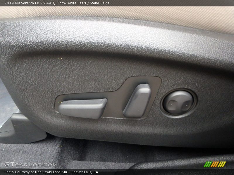 Snow White Pearl / Stone Beige 2019 Kia Sorento LX V6 AWD