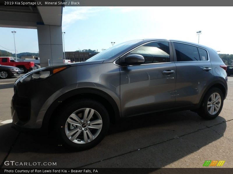 Mineral Silver / Black 2019 Kia Sportage LX