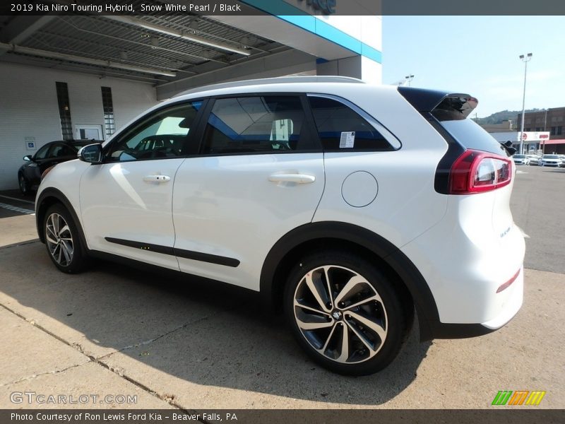 Snow White Pearl / Black 2019 Kia Niro Touring Hybrid