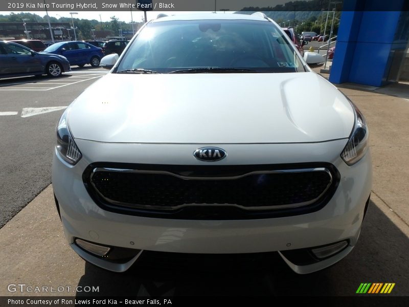 Snow White Pearl / Black 2019 Kia Niro Touring Hybrid