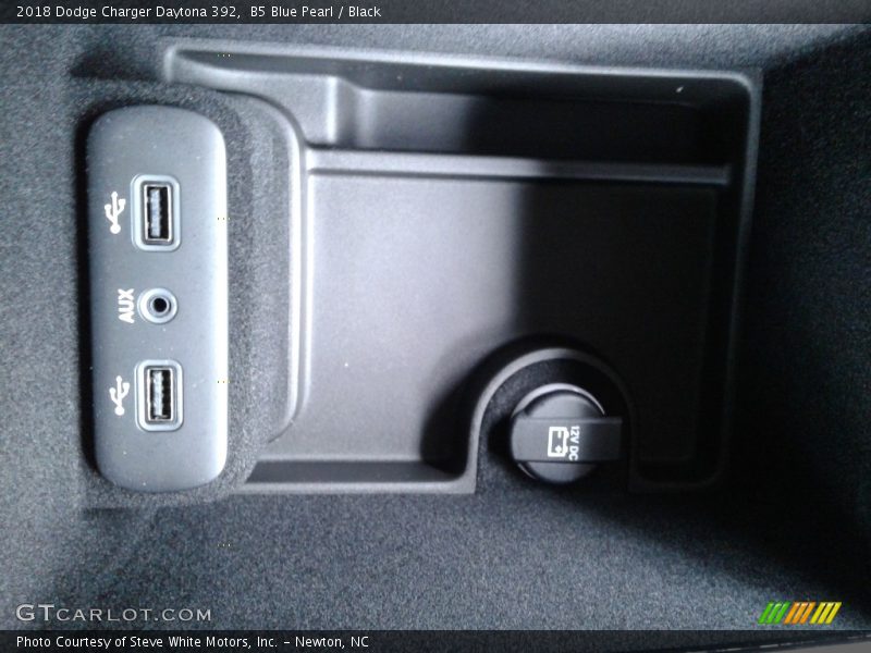 B5 Blue Pearl / Black 2018 Dodge Charger Daytona 392