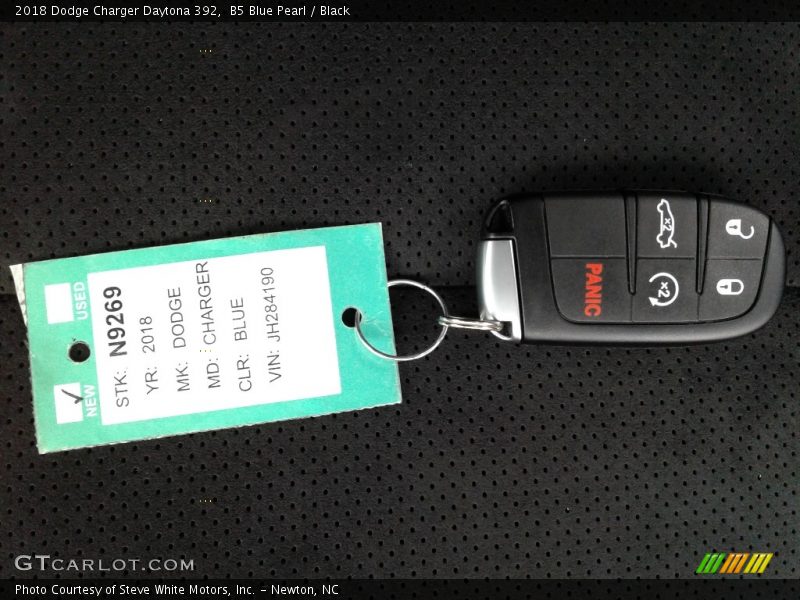 B5 Blue Pearl / Black 2018 Dodge Charger Daytona 392
