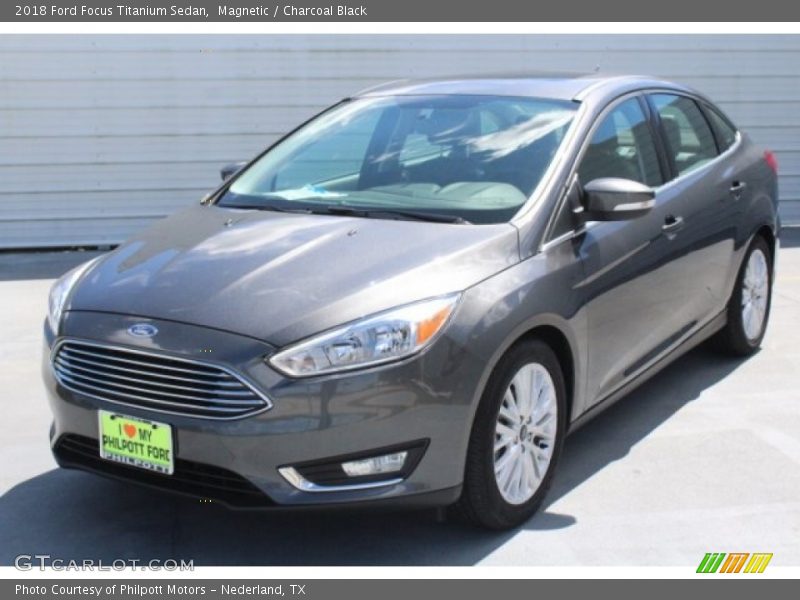 Magnetic / Charcoal Black 2018 Ford Focus Titanium Sedan