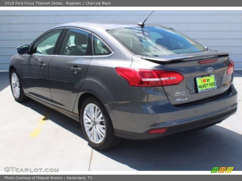 Magnetic / Charcoal Black 2018 Ford Focus Titanium Sedan