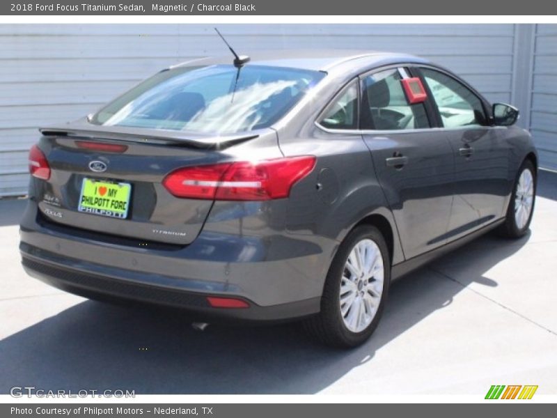Magnetic / Charcoal Black 2018 Ford Focus Titanium Sedan