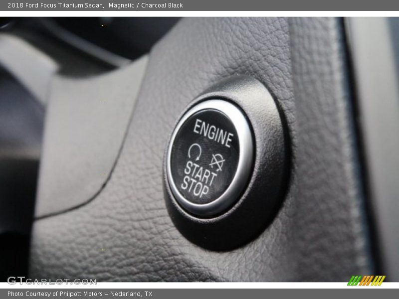 Magnetic / Charcoal Black 2018 Ford Focus Titanium Sedan
