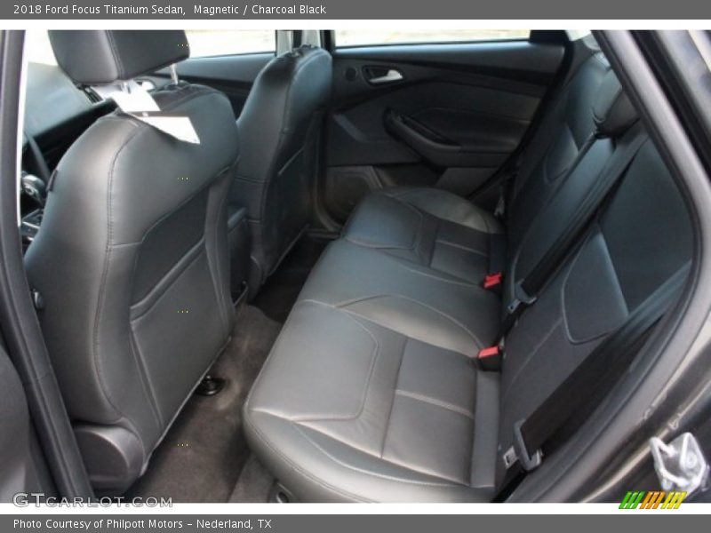 Magnetic / Charcoal Black 2018 Ford Focus Titanium Sedan