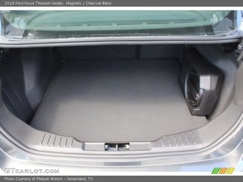 Magnetic / Charcoal Black 2018 Ford Focus Titanium Sedan