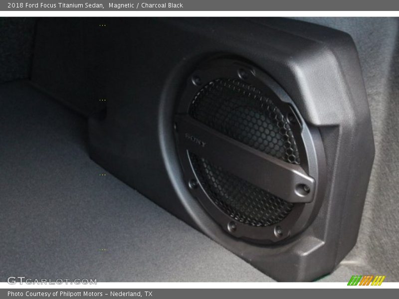 Magnetic / Charcoal Black 2018 Ford Focus Titanium Sedan