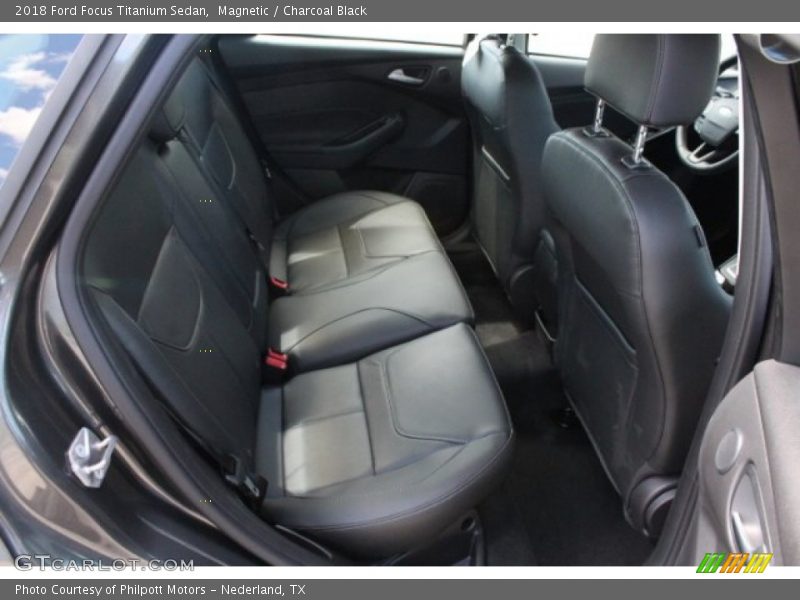Magnetic / Charcoal Black 2018 Ford Focus Titanium Sedan
