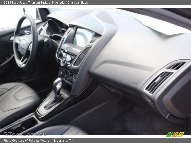 Magnetic / Charcoal Black 2018 Ford Focus Titanium Sedan