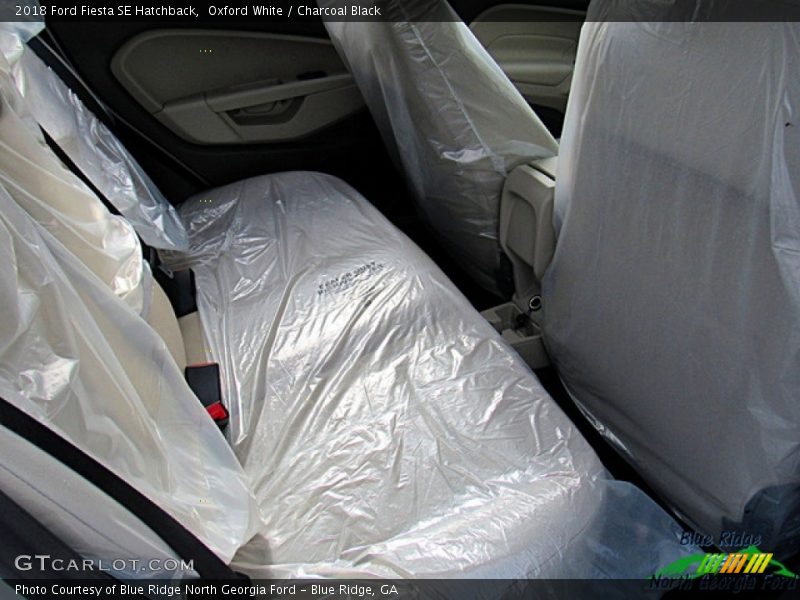 Oxford White / Charcoal Black 2018 Ford Fiesta SE Hatchback