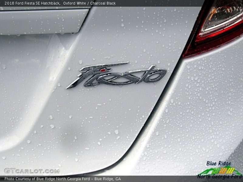 Oxford White / Charcoal Black 2018 Ford Fiesta SE Hatchback