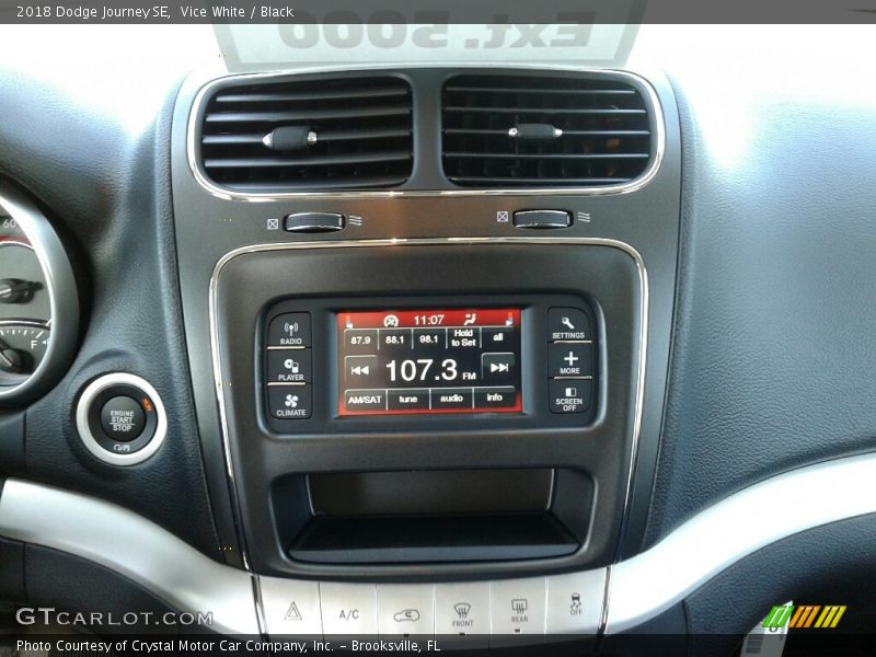 Vice White / Black 2018 Dodge Journey SE