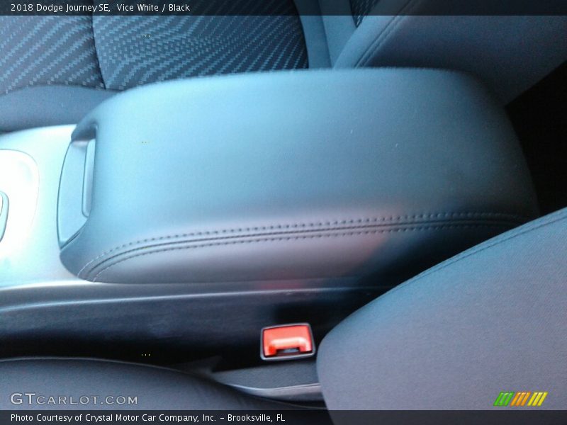 Vice White / Black 2018 Dodge Journey SE