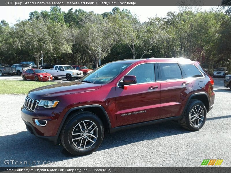 Velvet Red Pearl / Black/Light Frost Beige 2018 Jeep Grand Cherokee Laredo