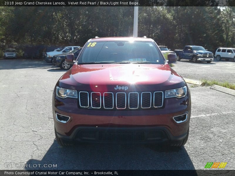 Velvet Red Pearl / Black/Light Frost Beige 2018 Jeep Grand Cherokee Laredo