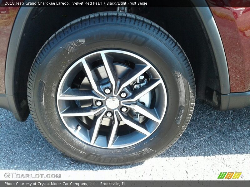 Velvet Red Pearl / Black/Light Frost Beige 2018 Jeep Grand Cherokee Laredo