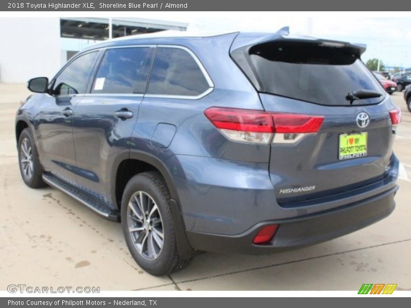 Shoreline Blue Pearl / Almond 2018 Toyota Highlander XLE