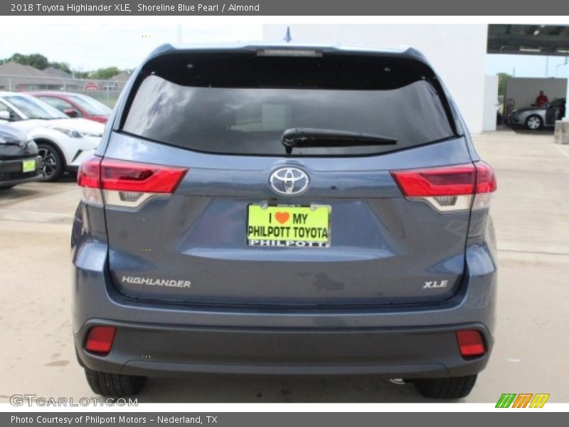 Shoreline Blue Pearl / Almond 2018 Toyota Highlander XLE
