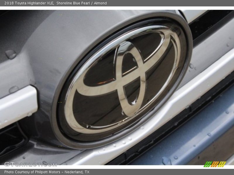 Shoreline Blue Pearl / Almond 2018 Toyota Highlander XLE