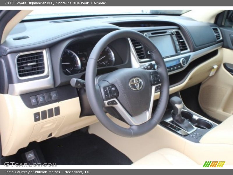 Shoreline Blue Pearl / Almond 2018 Toyota Highlander XLE