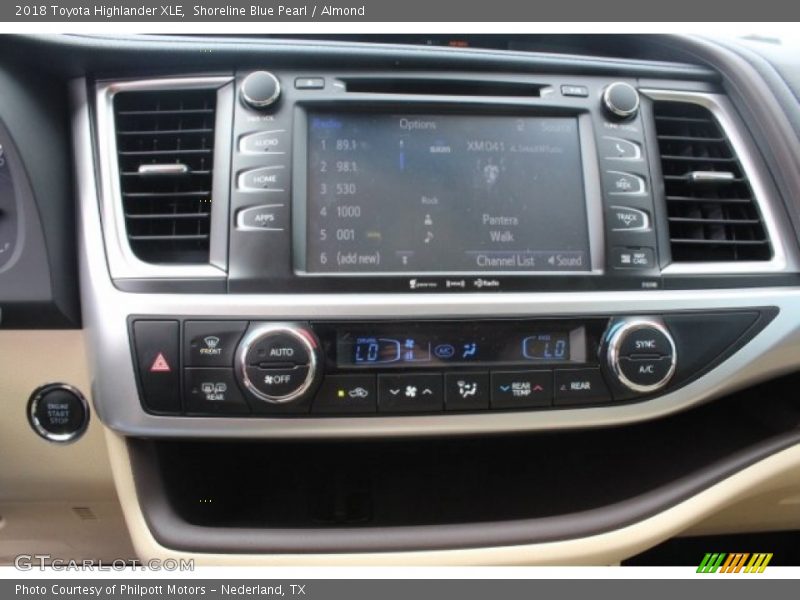 Shoreline Blue Pearl / Almond 2018 Toyota Highlander XLE