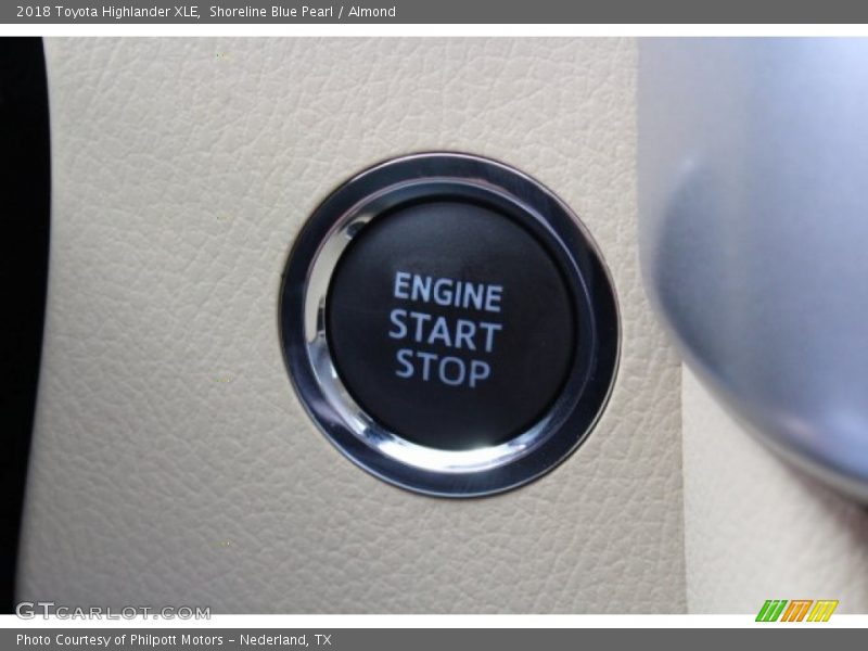 Shoreline Blue Pearl / Almond 2018 Toyota Highlander XLE