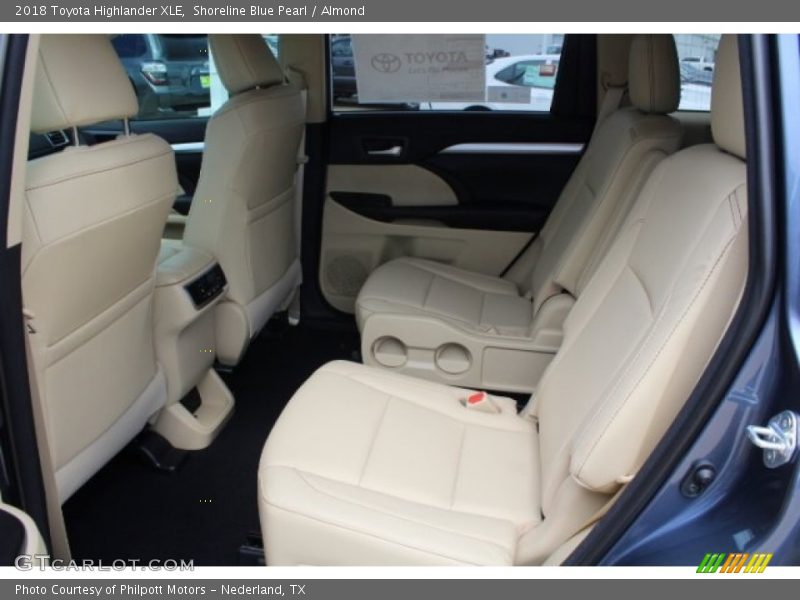 Shoreline Blue Pearl / Almond 2018 Toyota Highlander XLE