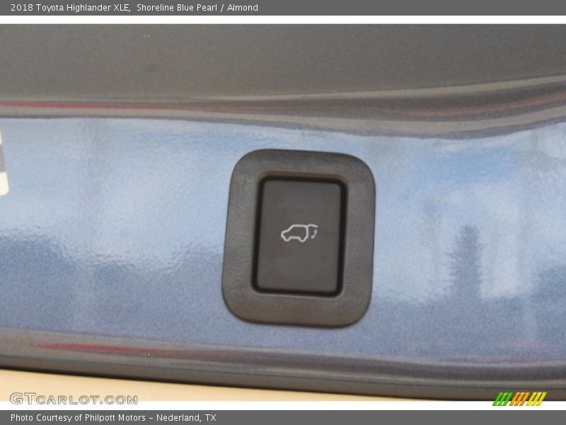 Shoreline Blue Pearl / Almond 2018 Toyota Highlander XLE