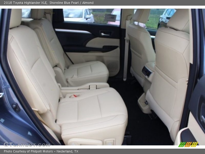 Shoreline Blue Pearl / Almond 2018 Toyota Highlander XLE