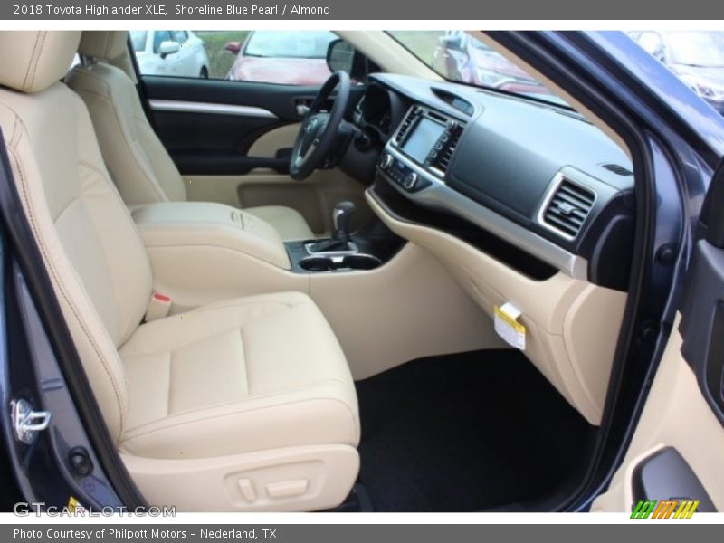 Shoreline Blue Pearl / Almond 2018 Toyota Highlander XLE