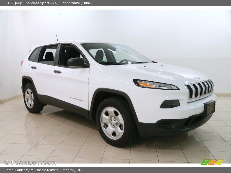 Bright White / Black 2017 Jeep Cherokee Sport 4x4