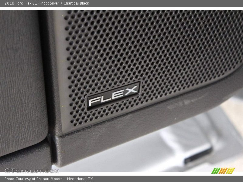 Ingot Silver / Charcoal Black 2018 Ford Flex SE